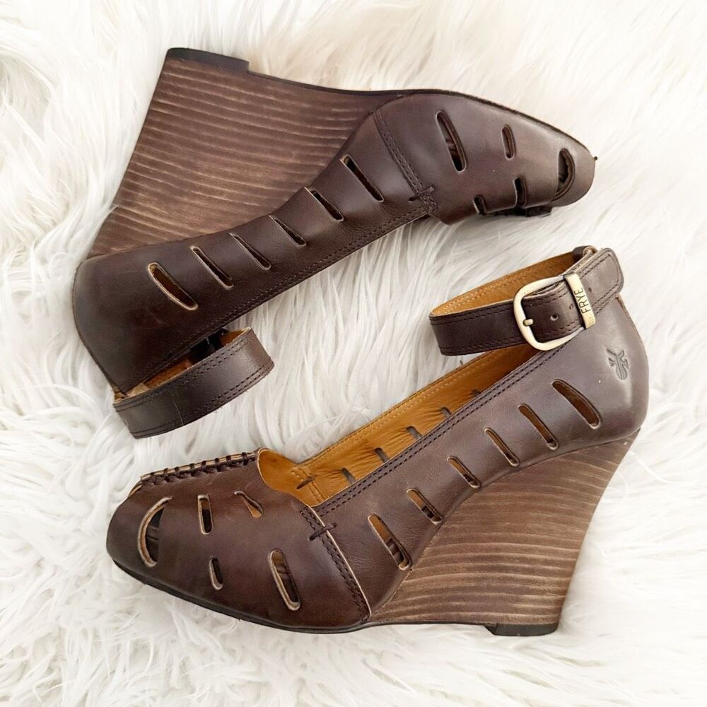 FRYE | Gwen Wedge Sandals Brown Leather Ankle Strap Peep Toe Heels | Size 6 - Picture 2 of 9